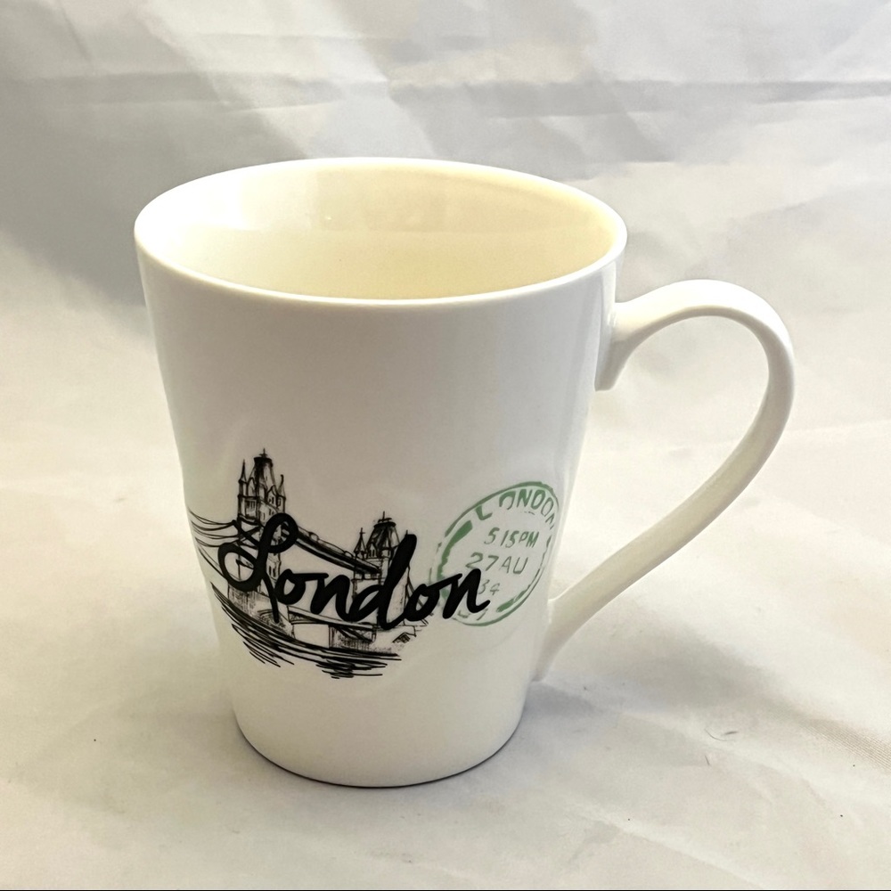 Souvenir Coffee Tea Mug Cup 3D Raised Graphic London Bridge Passport Stamp